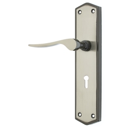 M7J20 - 3 Lever Lockset Madonna 8"